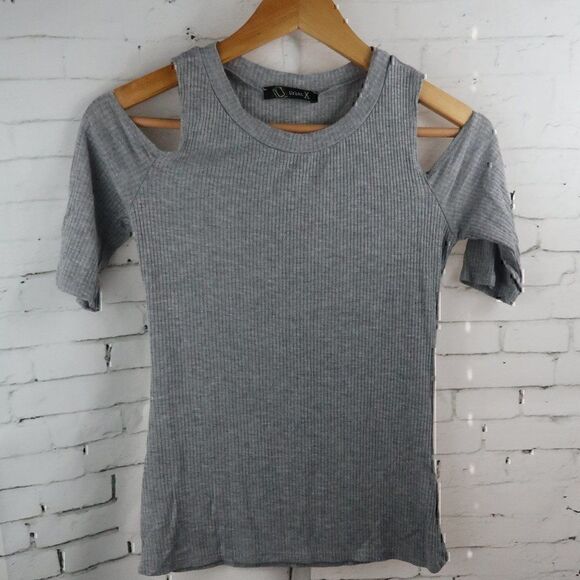URBAN X LIGHT GREY SHORT SLEEVE ROUND NECK RIBBED COLD SHOULDER TOP SIZE SMALL - Picture 1 of 6